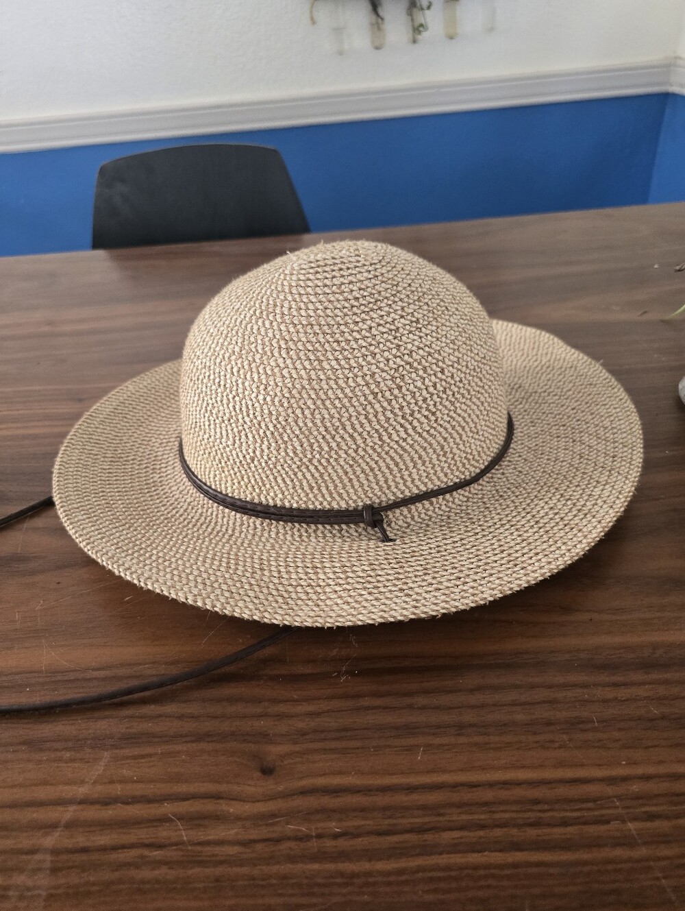 Packable Natural Straw Sun Hat with Dark Trim - Picture 4 of 10